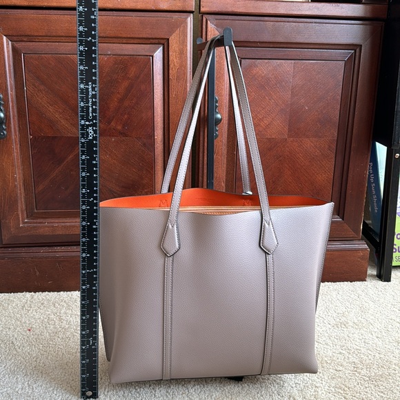 Tory Burch Perry Triple Compartment Grey and orange with Removable Logo. - Picture 10 of 11